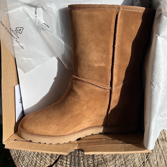UGG Chestnut CLASSIC FEMME SHORT - Picture 7 of 11